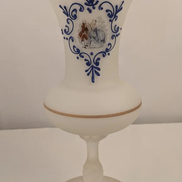 Vintage Frosted Glass Vases - Picture 5 of 10